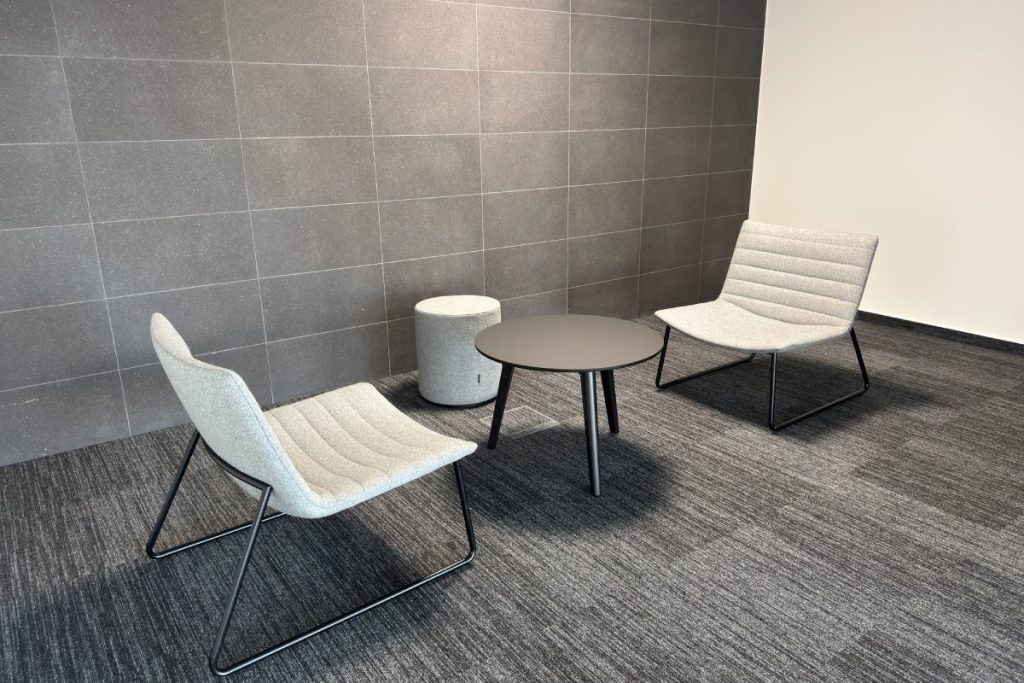 IPS Energy Luatech uredski namještaj za lounge prostore