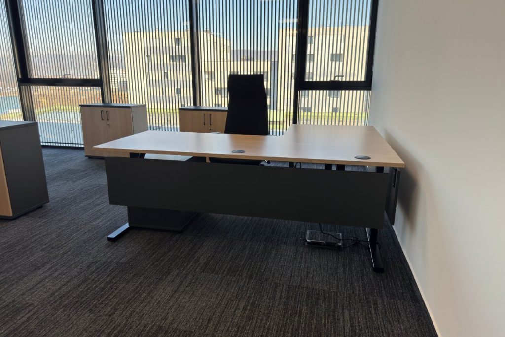 Končar D&ST uredski stolovi različitih oblika